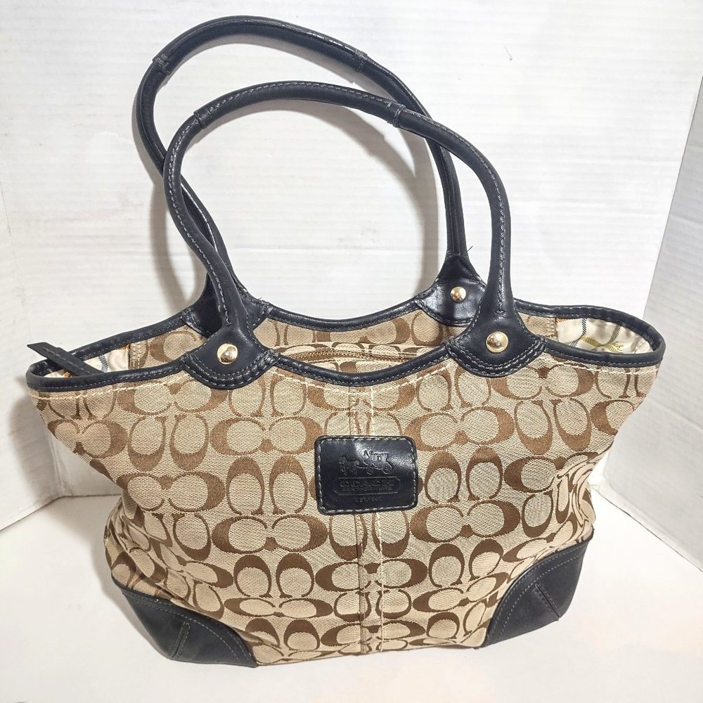 Coach Signature Bleeker ShoulderTote
